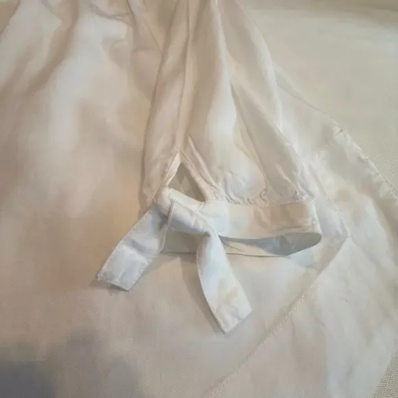 Crown & Ivy White Long Sleeve Pop Over Top Button V Neck Loose Flattering Fit - Picture 14 of 16